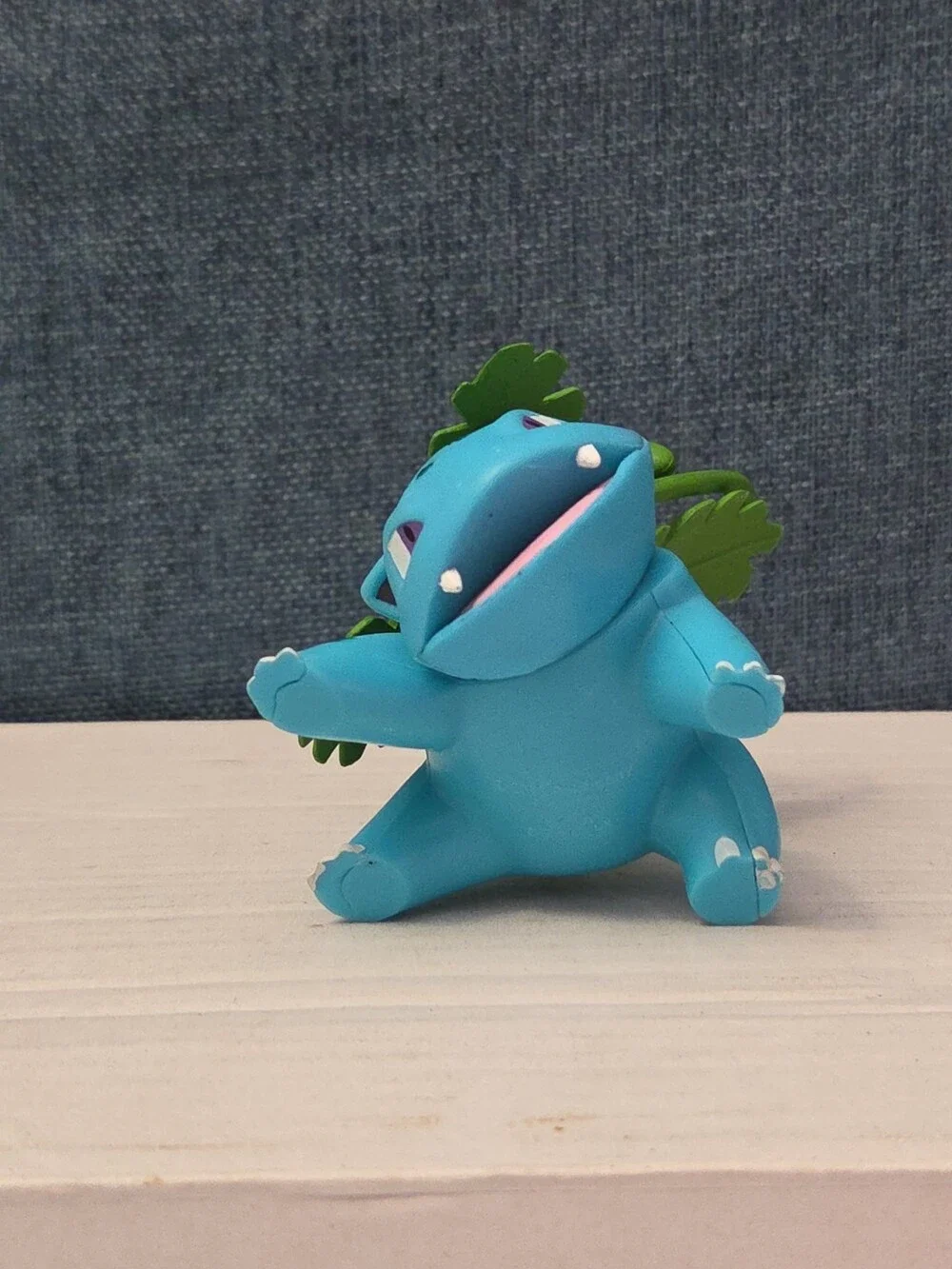 Nintendo Pokemon IVYSAUR 2.5" Vinyl Figure PVC 2015 Tomy Toy Kanto Collectible - Picture 8 of 16